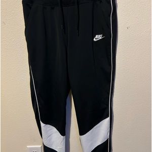 Nike sweat pants / joggers size M